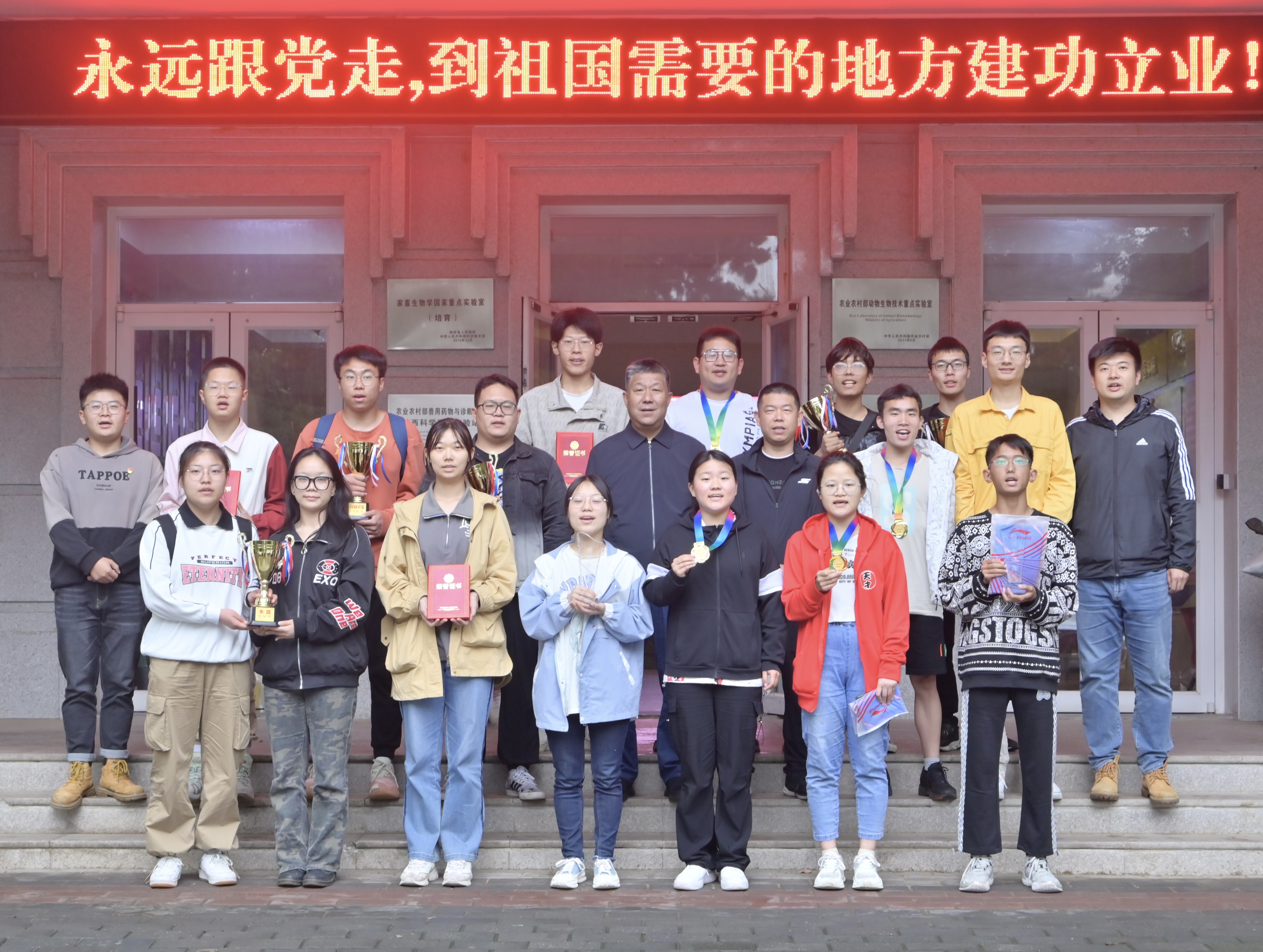 428583470c35454885842af50f39e18f.jpg 428583470c35454885842af50f39e18f.jpg